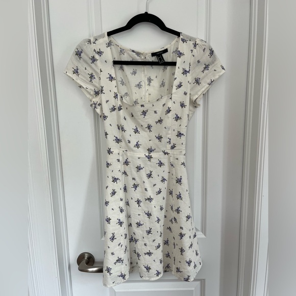 Square neck floral linen dress - Picture 5 of 6